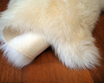 KUZU POSTU BEYAZ-APEX HALI 060X085